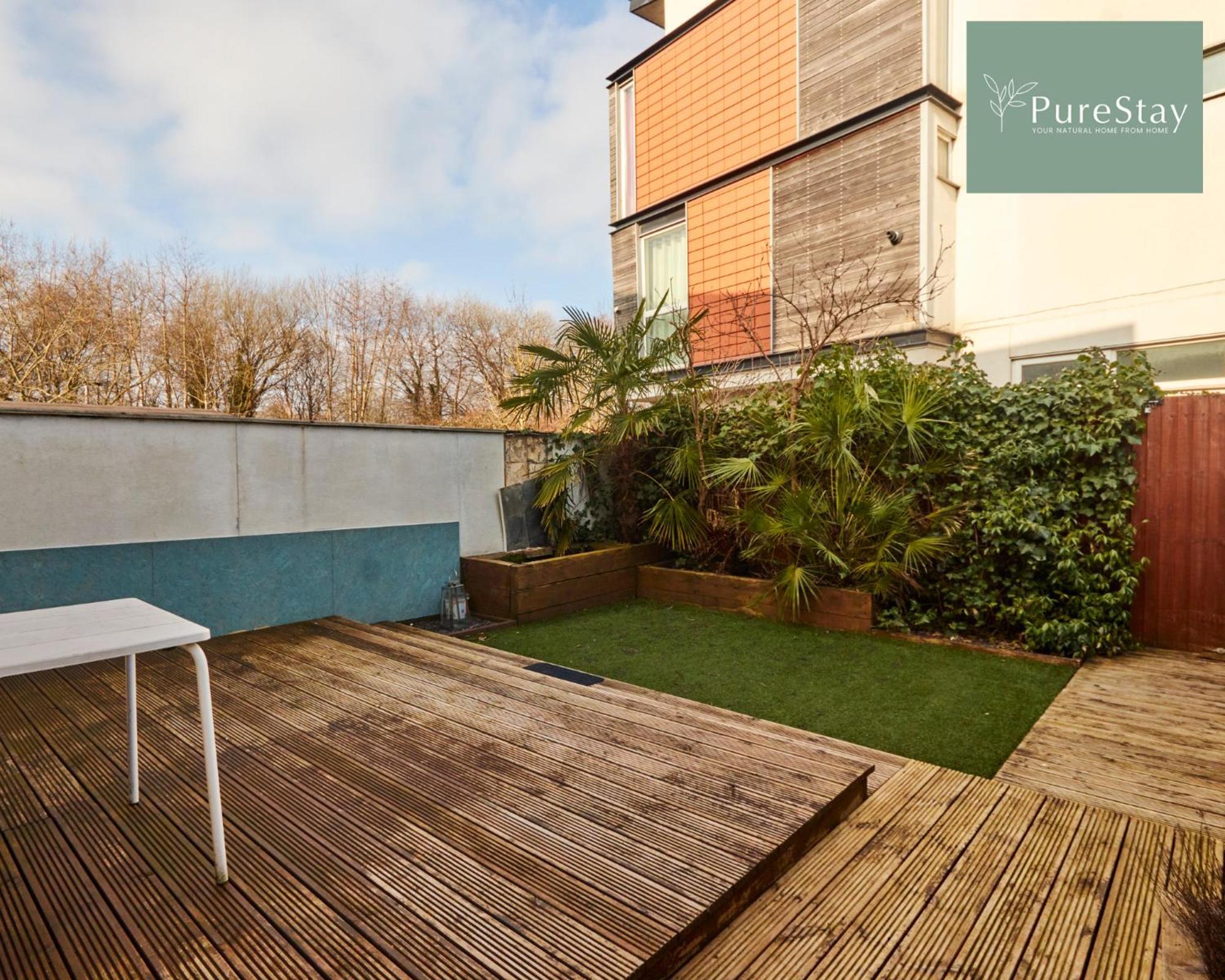 Superb House Manchester Near Etihad With Free Parking Sleeps 8 Экстерьер фото