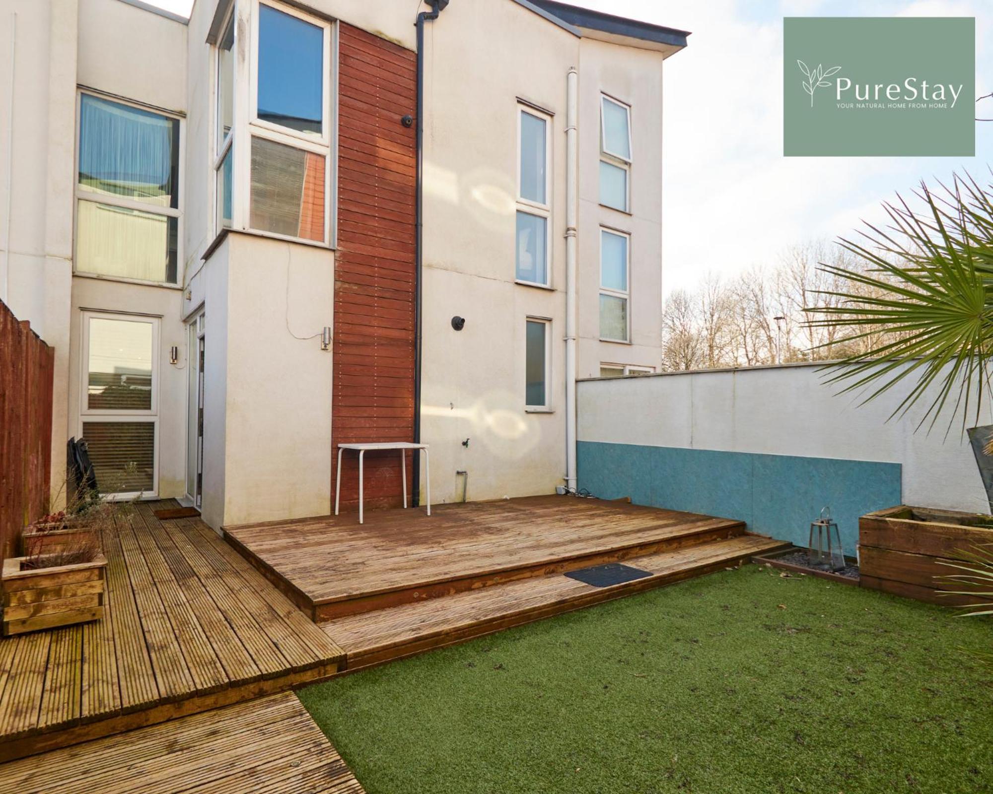 Superb House Manchester Near Etihad With Free Parking Sleeps 8 Экстерьер фото