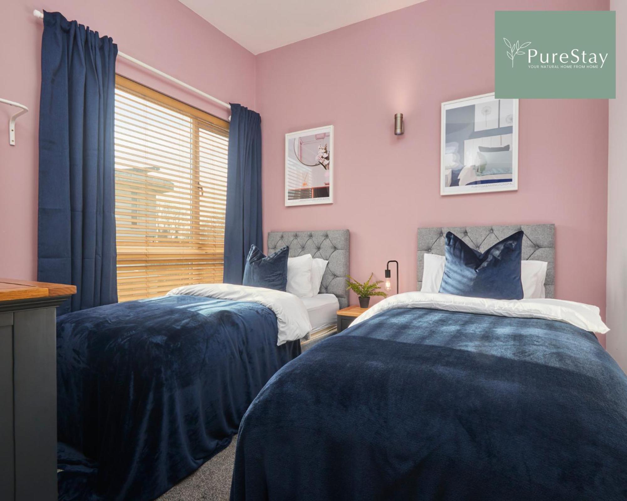 Superb House Manchester Near Etihad With Free Parking Sleeps 8 Экстерьер фото