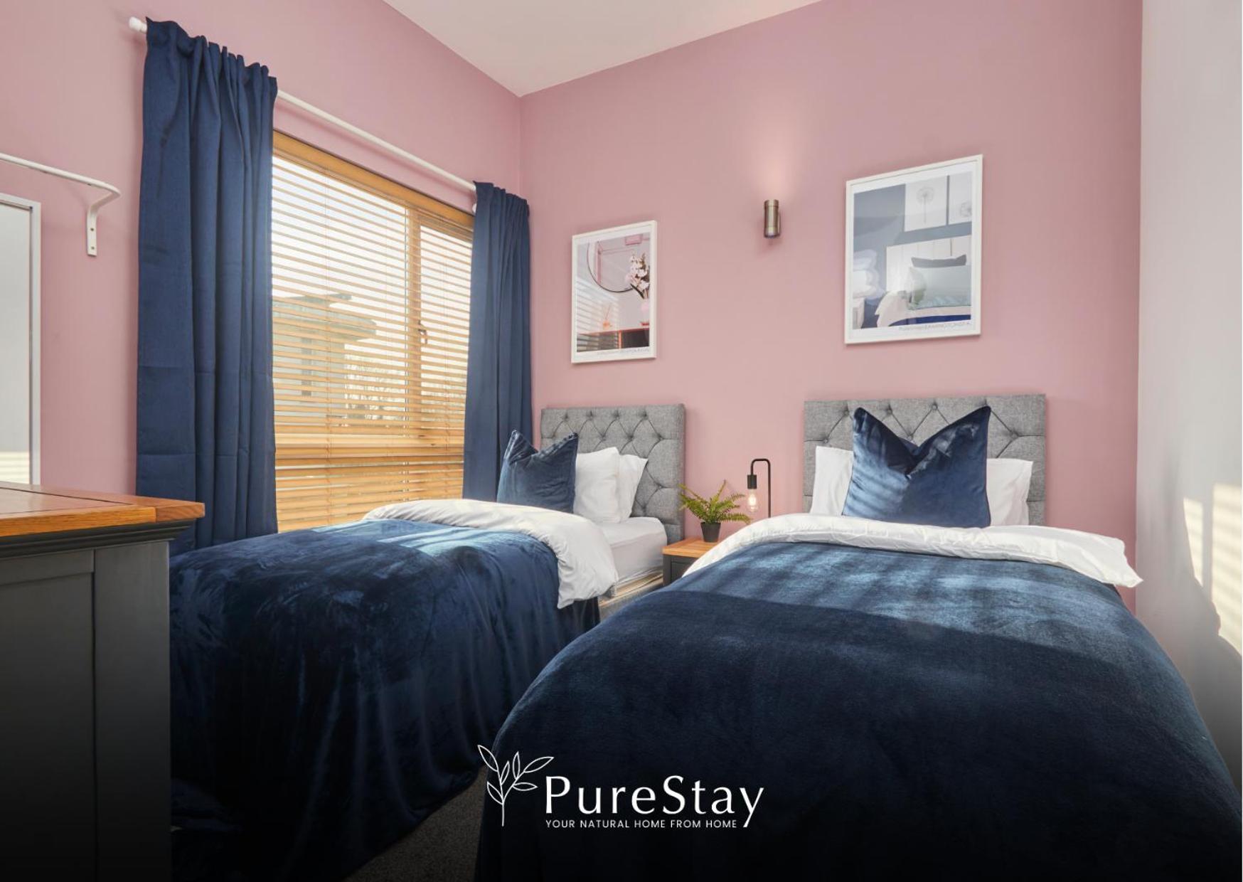 Superb House Manchester Near Etihad With Free Parking Sleeps 8 Экстерьер фото